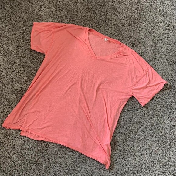 Free People v neck shirt with opening on the side - Picture 1 of 6